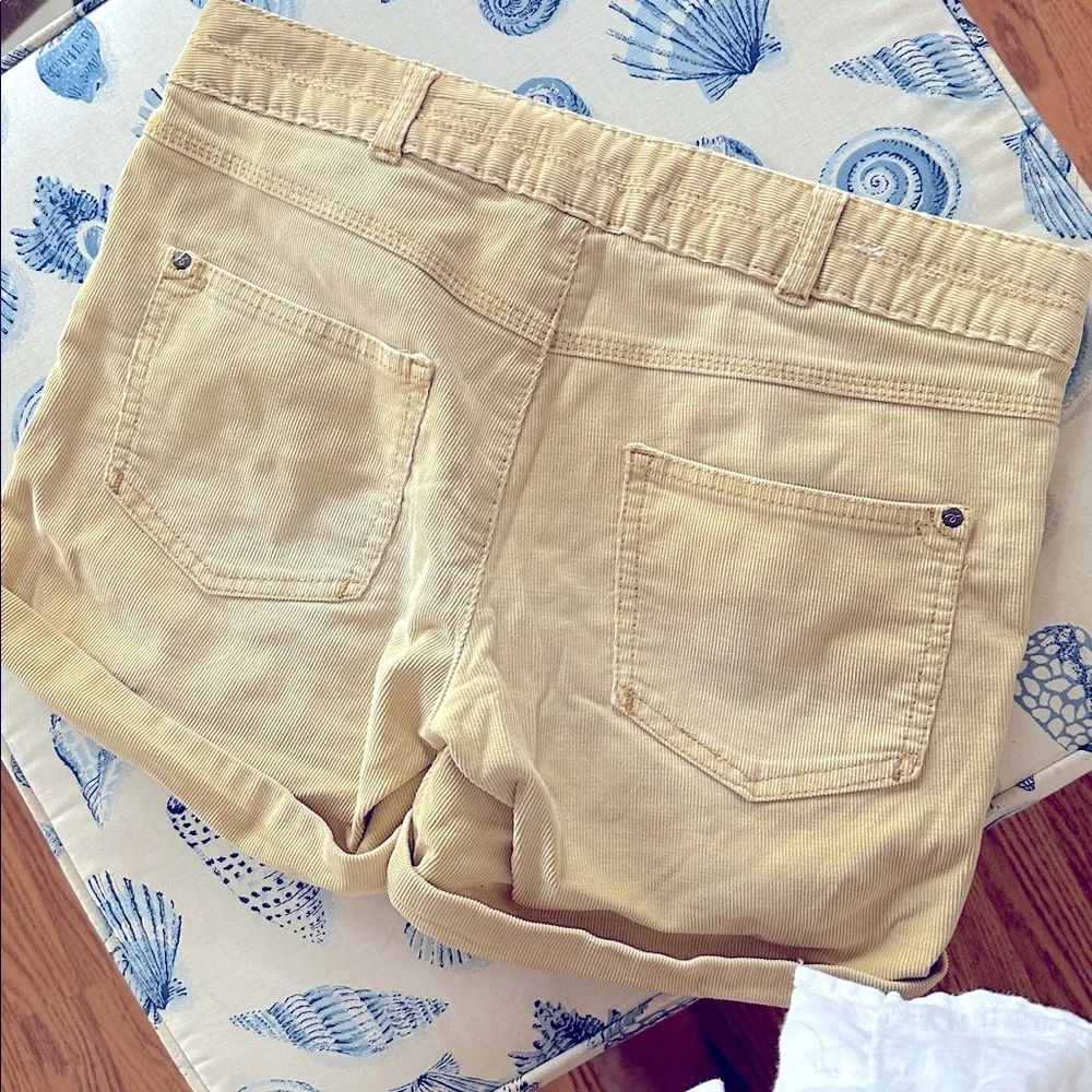 Anthropologie Pilcro Corduroy Women's Shorts - Picture 3 of 4